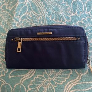 Travelon wallet